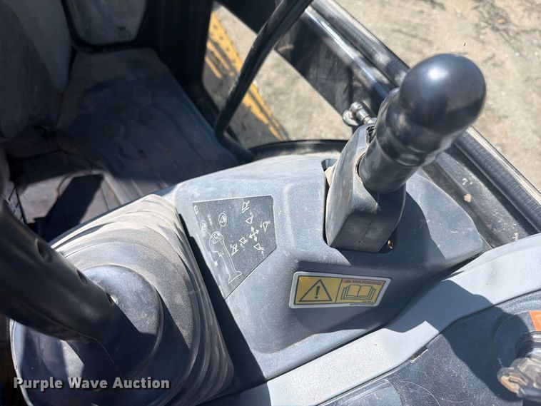 image for item EI7774 2019 Caterpillar 420F2 IT backhoe