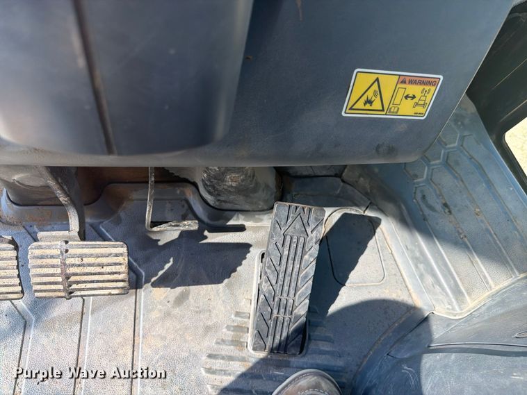 image for item EI7774 2019 Caterpillar 420F2 IT backhoe