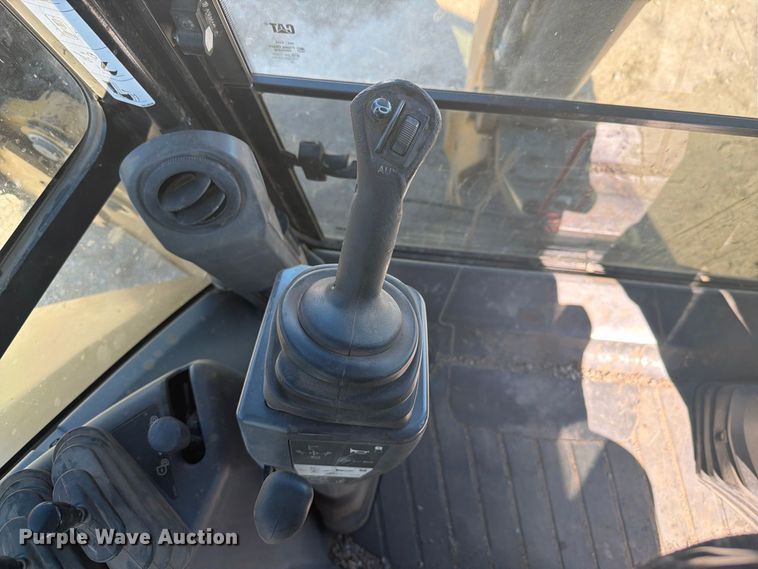 image for item EI7774 2019 Caterpillar 420F2 IT backhoe