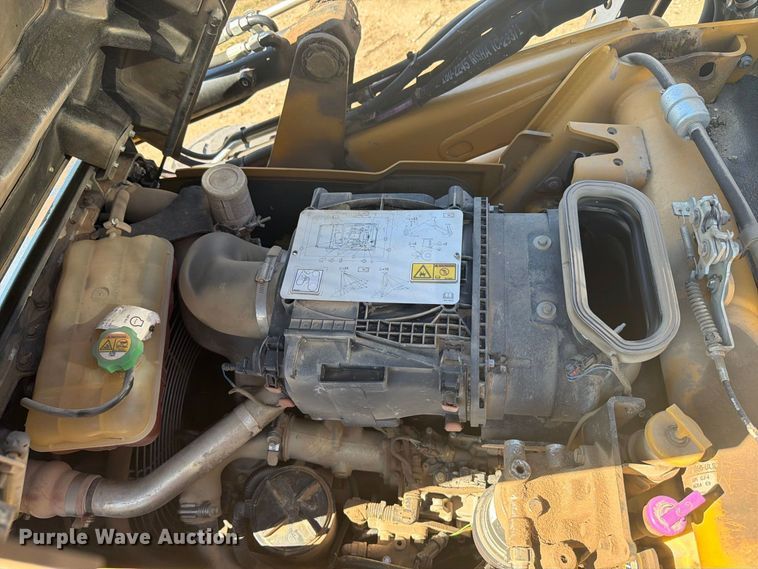 image for item EI7774 2019 Caterpillar 420F2 IT backhoe