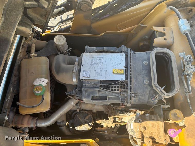 image for item EI7774 2019 Caterpillar 420F2 IT backhoe