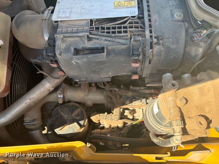 image for item EI7774 2019 Caterpillar 420F2 IT backhoe