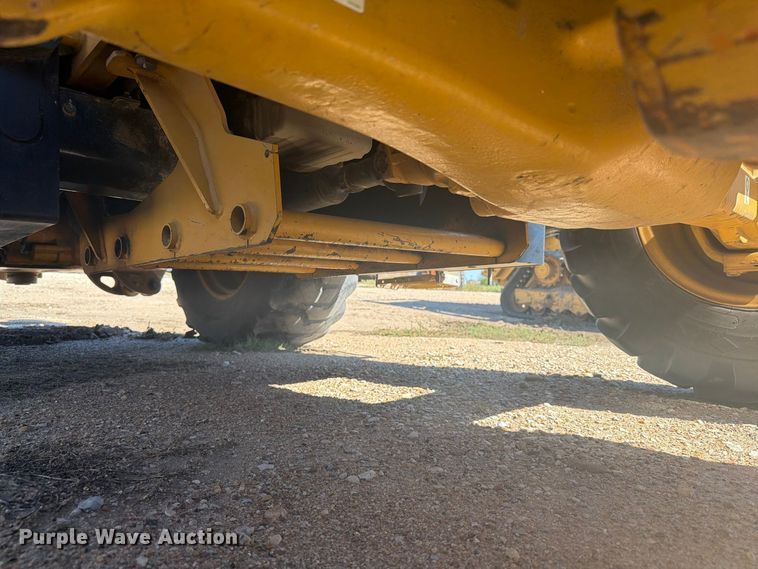 image for item EI7774 2019 Caterpillar 420F2 IT backhoe