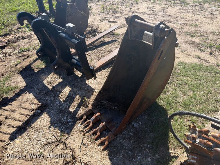 image for item EI7774 2019 Caterpillar 420F2 IT backhoe