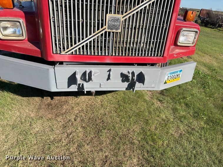 image for item EI7779 1996 Volvo WG dump truck