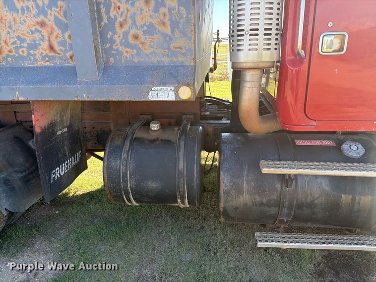 image for item EI7779 1996 Volvo WG dump truck