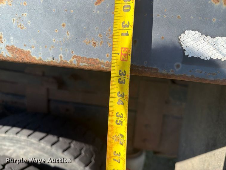 image for item EI7779 1996 Volvo WG dump truck