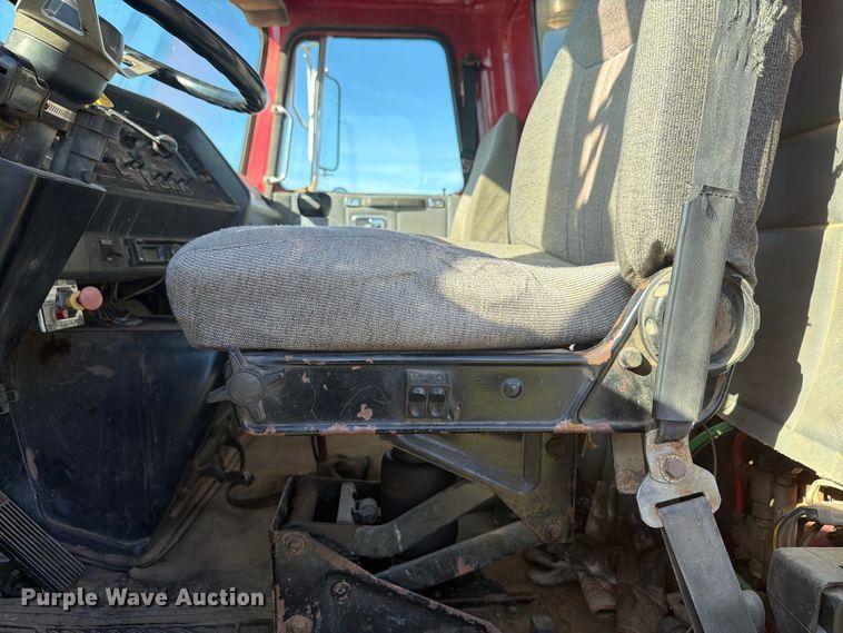 image for item EI7779 1996 Volvo WG dump truck