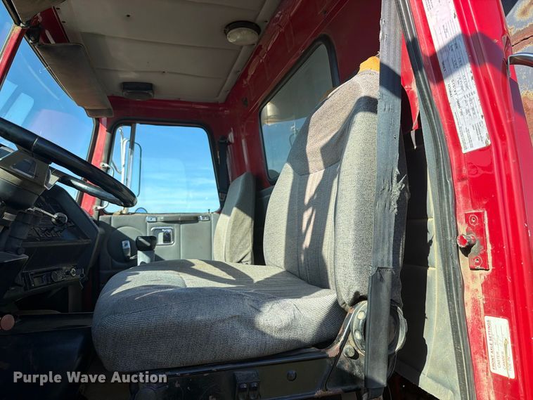 image for item EI7779 1996 Volvo WG dump truck