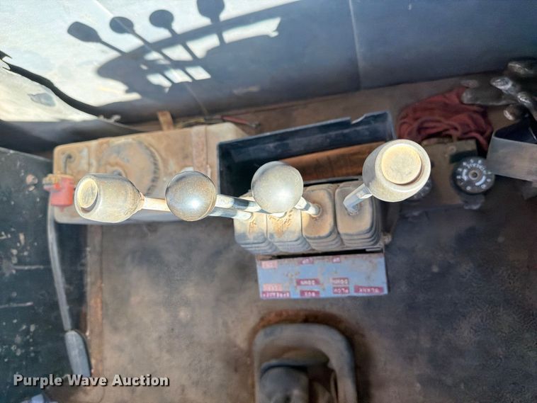 image for item EI7779 1996 Volvo WG dump truck