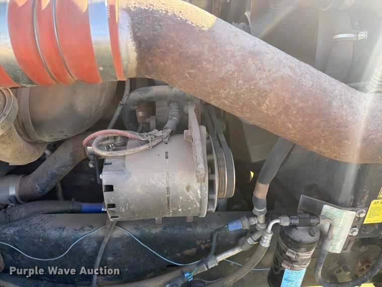 image for item EI7779 1996 Volvo WG dump truck
