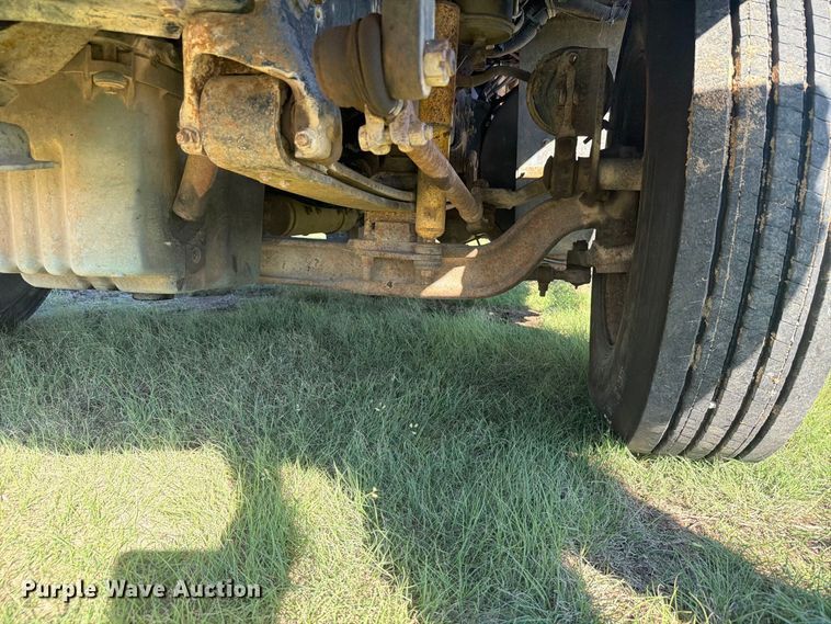 image for item EI7779 1996 Volvo WG dump truck