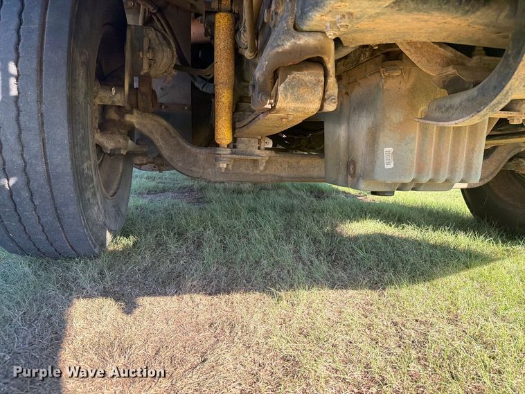 image for item EI7779 1996 Volvo WG dump truck