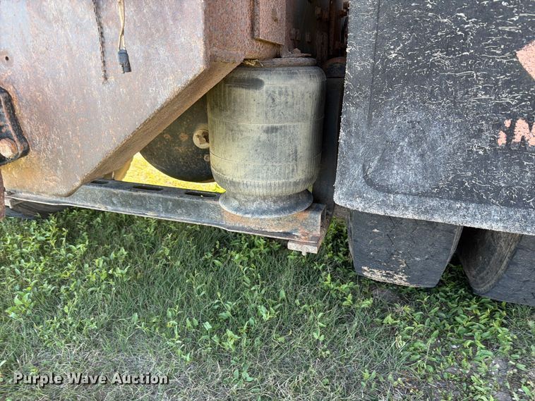 image for item EI7779 1996 Volvo WG dump truck