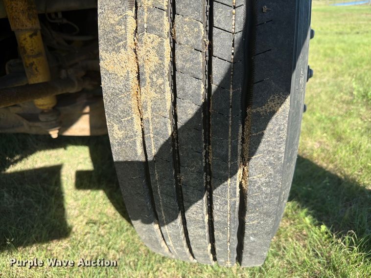 image for item EI7779 1996 Volvo WG dump truck