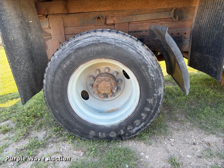 image for item EI7779 1996 Volvo WG dump truck
