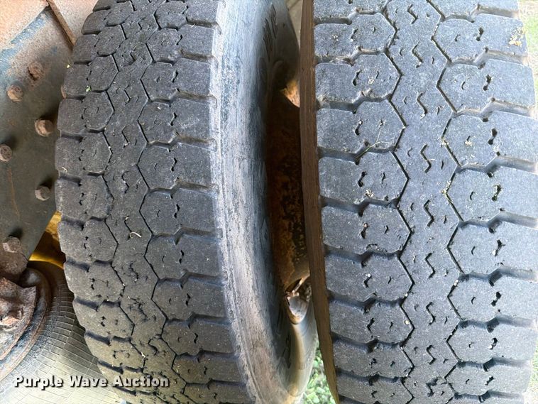 image for item EI7779 1996 Volvo WG dump truck