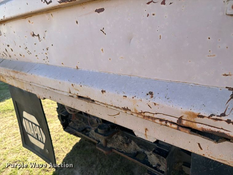 image for item EI7780 1976 Ford F700 dump truck