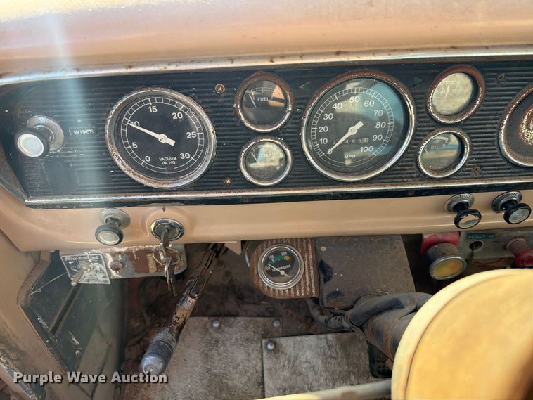 image for item EI7780 1976 Ford F700 dump truck