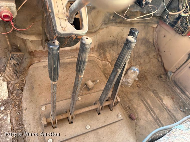 image for item EI7780 1976 Ford F700 dump truck