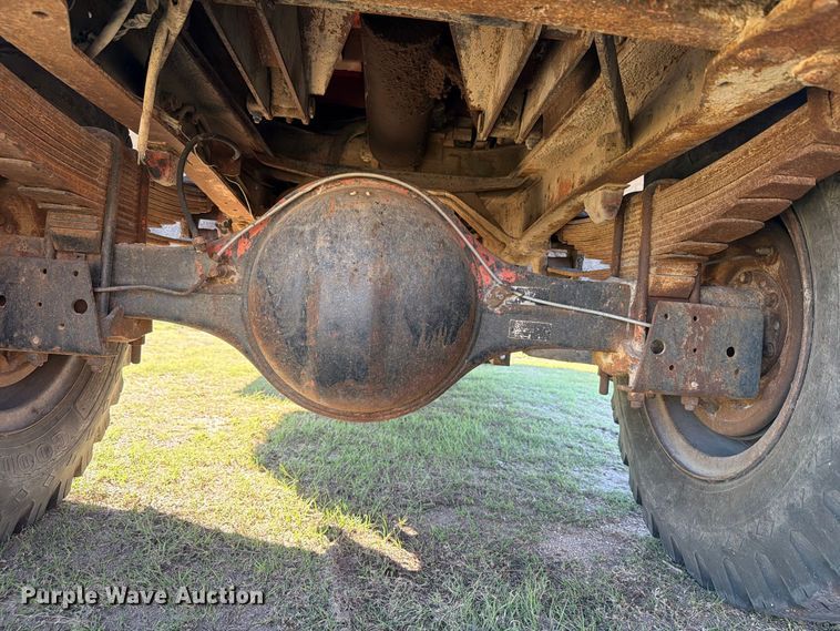 image for item EI7780 1976 Ford F700 dump truck