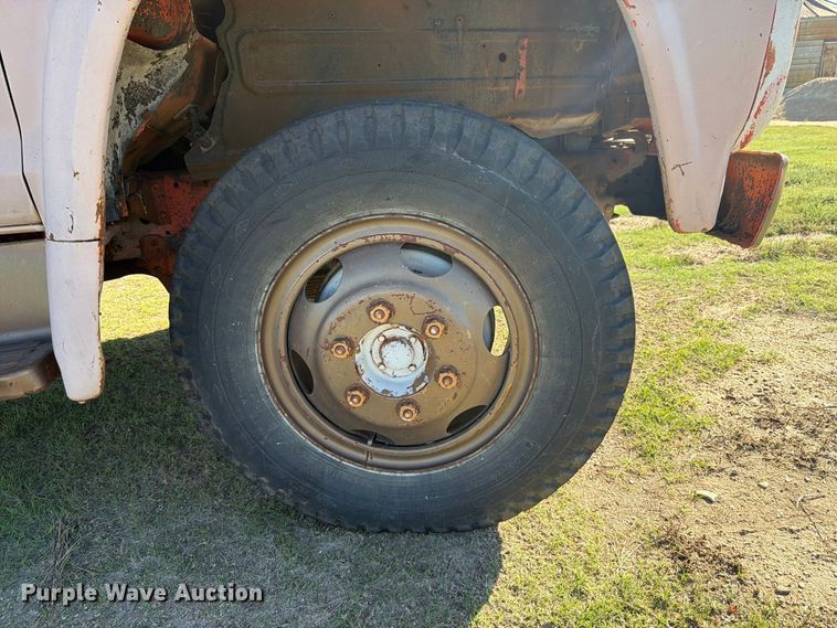 image for item EI7780 1976 Ford F700 dump truck