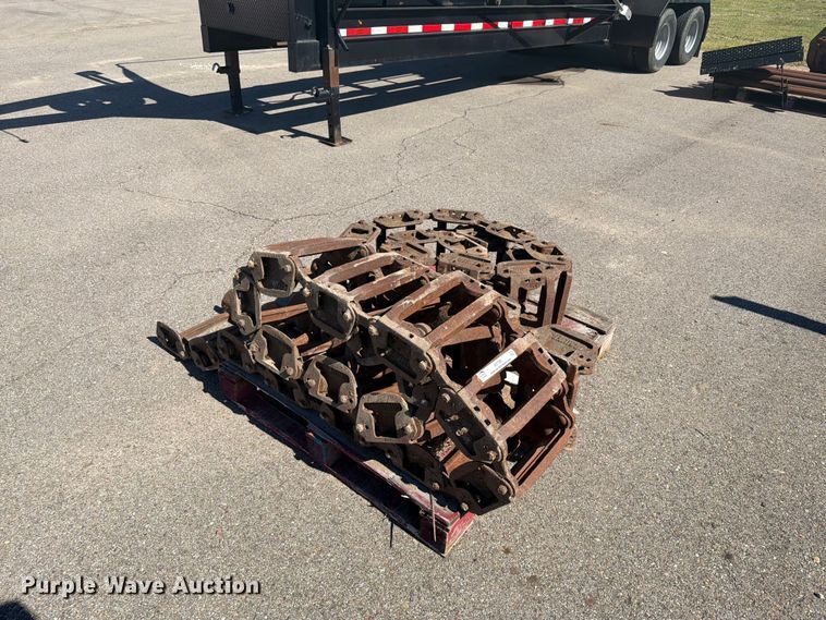 image for item EI7781 Grouser 132E skid steer tracks
