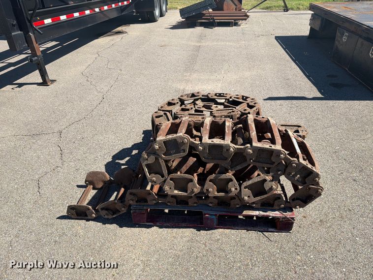 image for item EI7781 Grouser 132E skid steer tracks