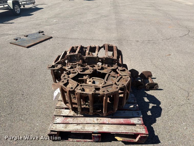 image for item EI7781 Grouser 132E skid steer tracks