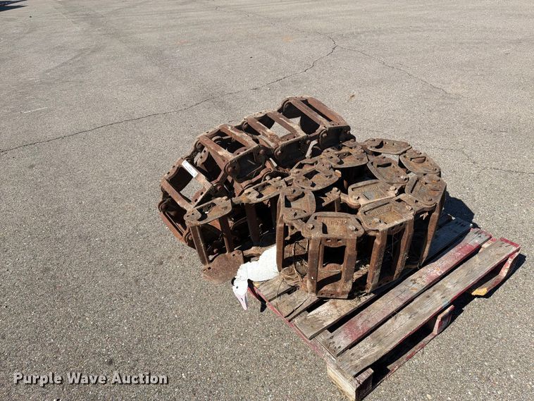 image for item EI7781 Grouser 132E skid steer tracks