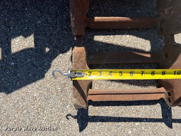image for item EI7781 Grouser 132E skid steer tracks