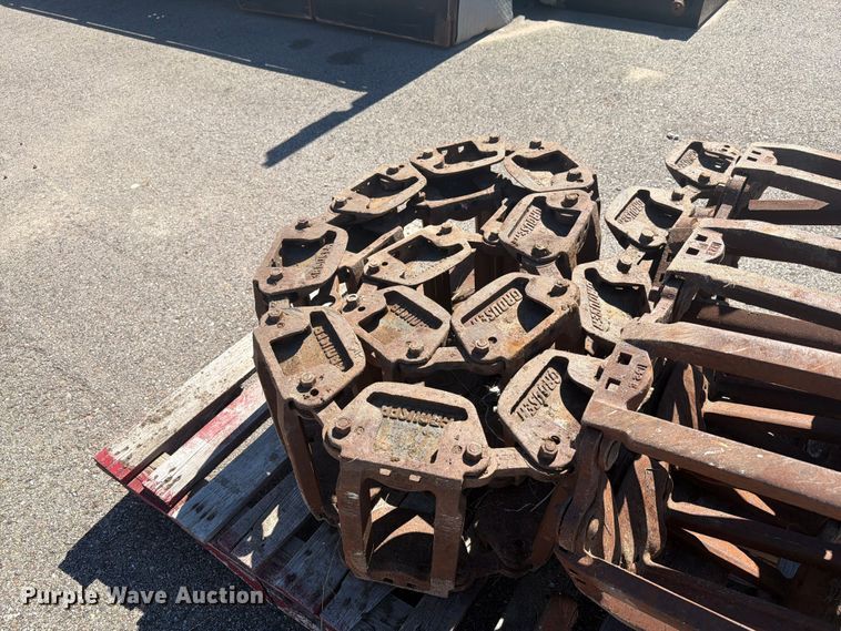 image for item EI7781 Grouser 132E skid steer tracks