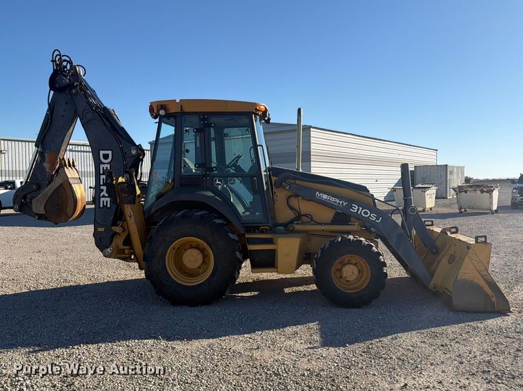 image for item EI7797 2011 John Deere 310SJ backhoe