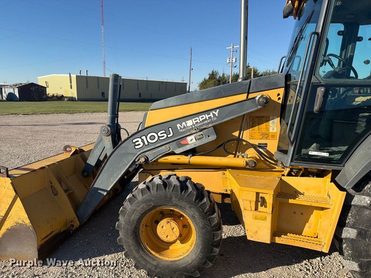 image for item EI7797 2011 John Deere 310SJ backhoe