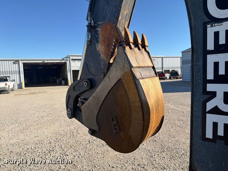 image for item EI7797 2011 John Deere 310SJ backhoe