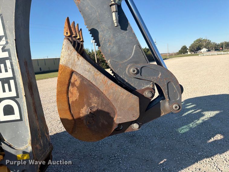 image for item EI7797 2011 John Deere 310SJ backhoe