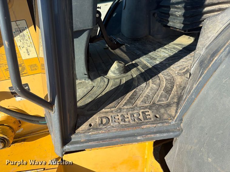 image for item EI7797 2011 John Deere 310SJ backhoe