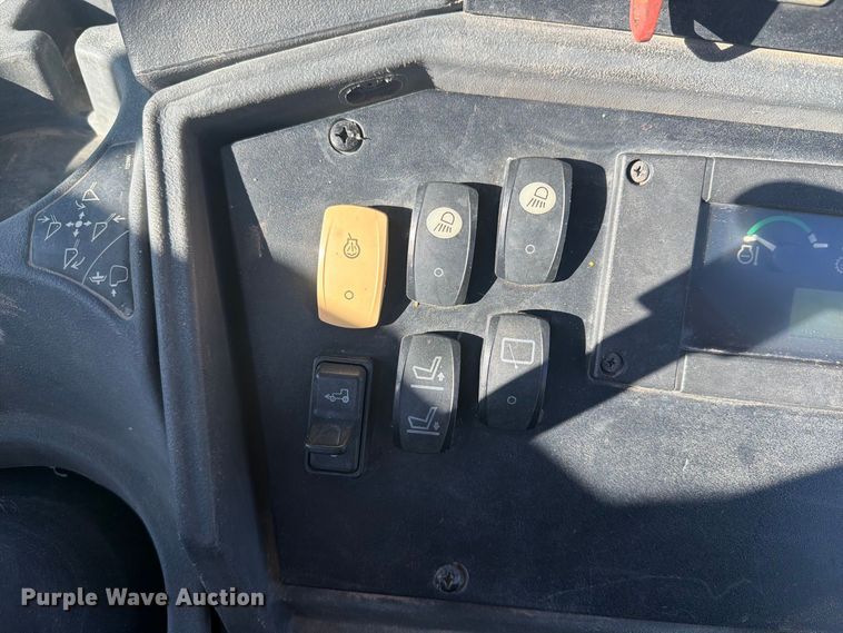 image for item EI7797 2011 John Deere 310SJ backhoe