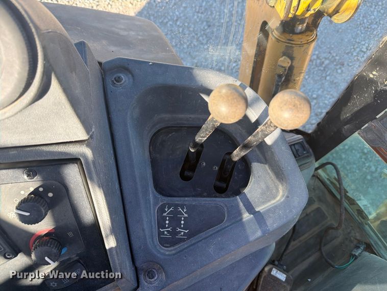 image for item EI7797 2011 John Deere 310SJ backhoe