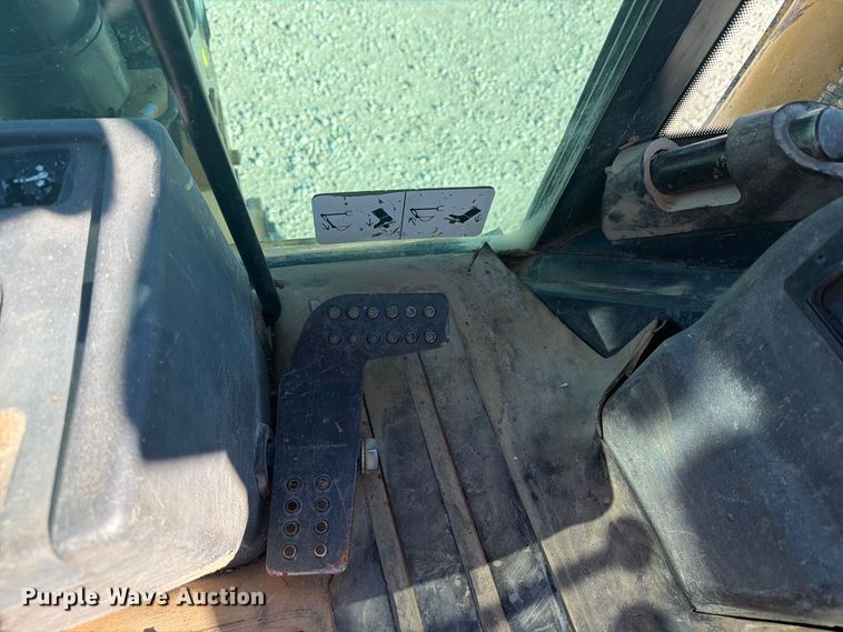 image for item EI7797 2011 John Deere 310SJ backhoe