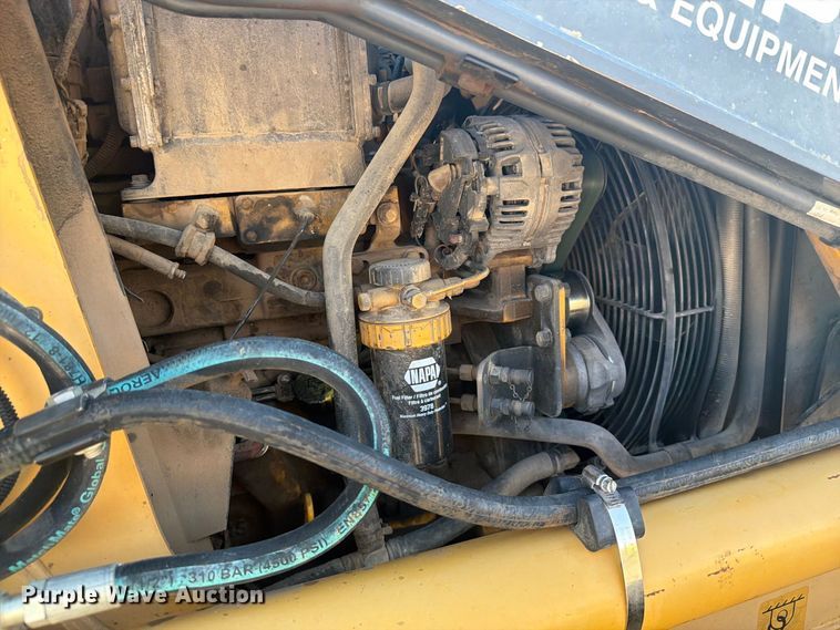 image for item EI7797 2011 John Deere 310SJ backhoe