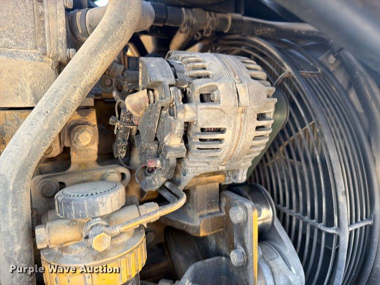 image for item EI7797 2011 John Deere 310SJ backhoe