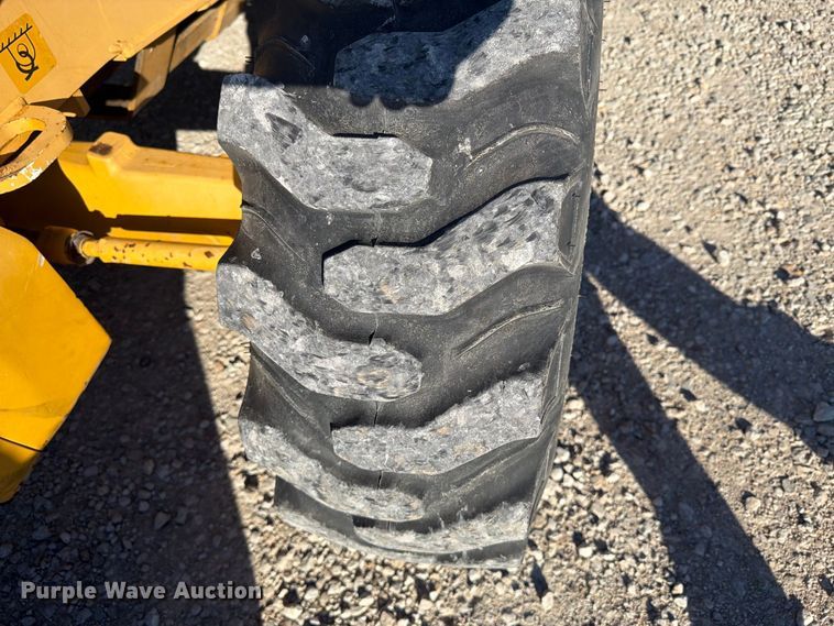image for item EI7797 2011 John Deere 310SJ backhoe