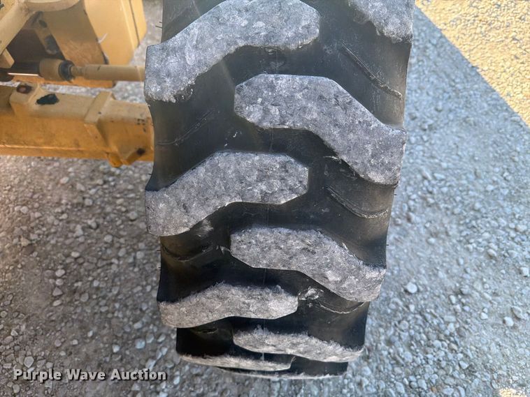 image for item EI7797 2011 John Deere 310SJ backhoe