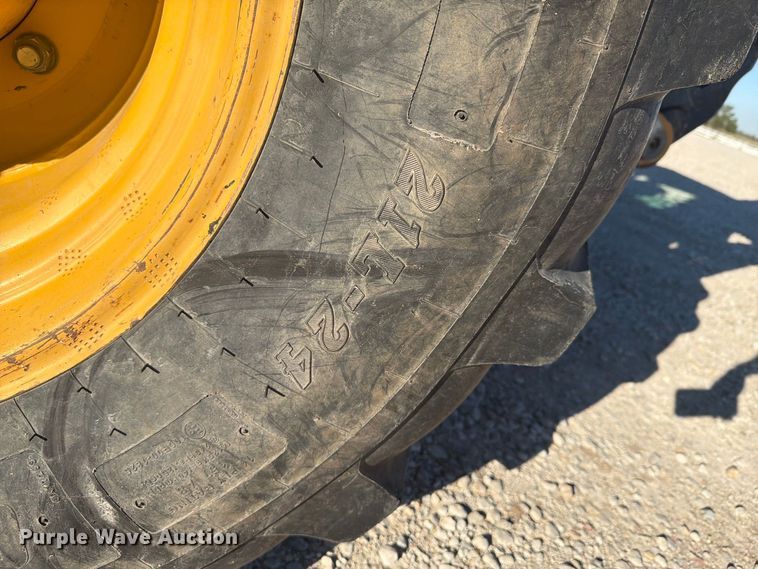 image for item EI7797 2011 John Deere 310SJ backhoe