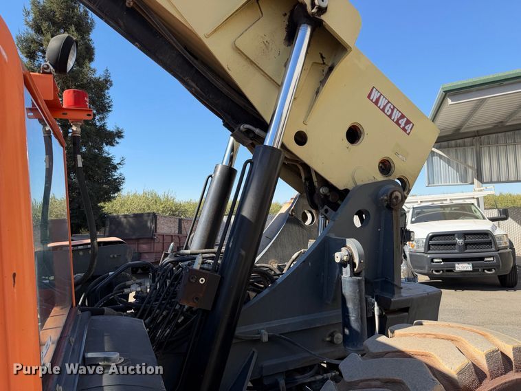 image for item EP3052 2012 JLG G10-55A telehandler