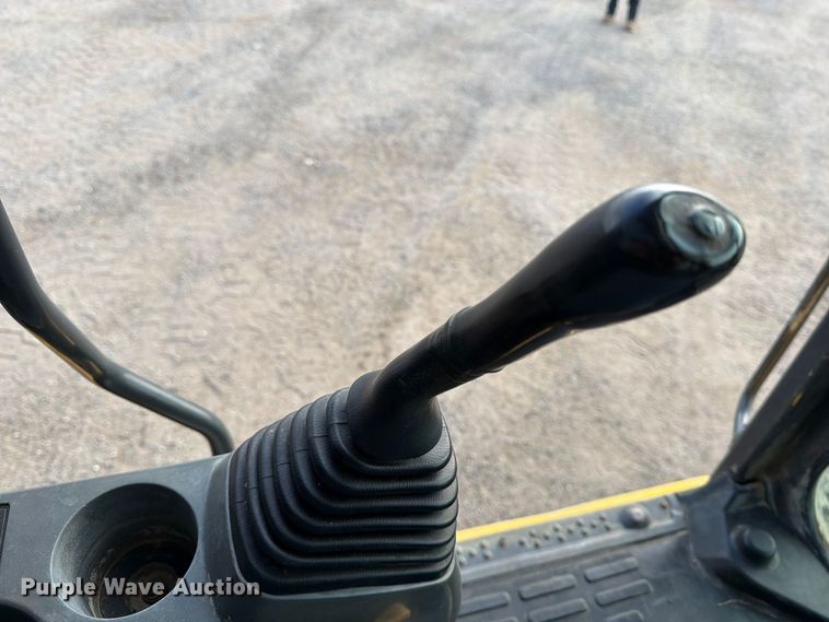 image for item EP7823 2012 Komatsu PC350LC–8 excavator