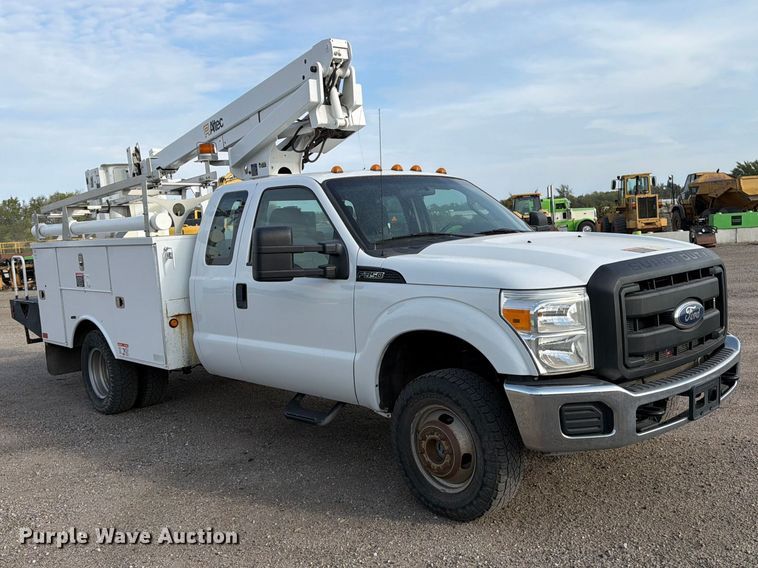 image for item EP7824 2011 Ford F350 Super Duty Ext. Cab bucket truck