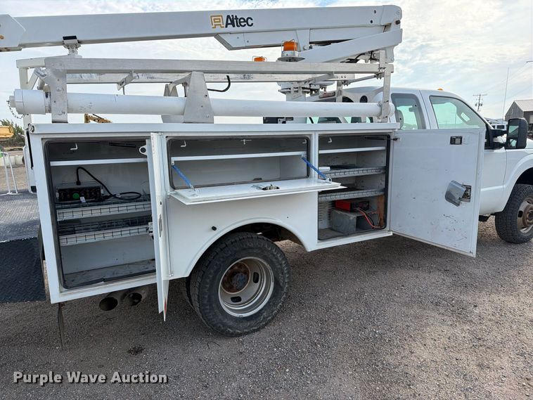 image for item EP7824 2011 Ford F350 Super Duty Ext. Cab bucket truck