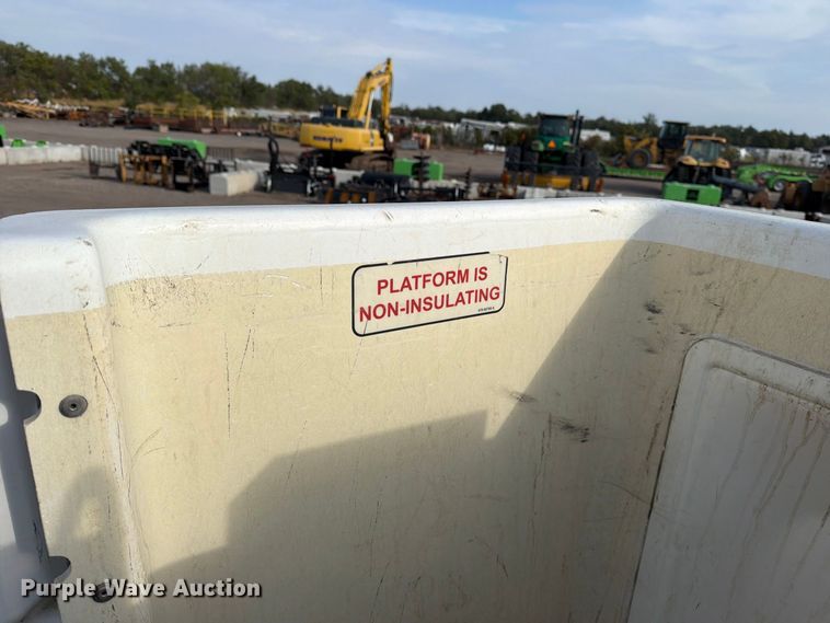 image for item EP7824 2011 Ford F350 Super Duty Ext. Cab bucket truck